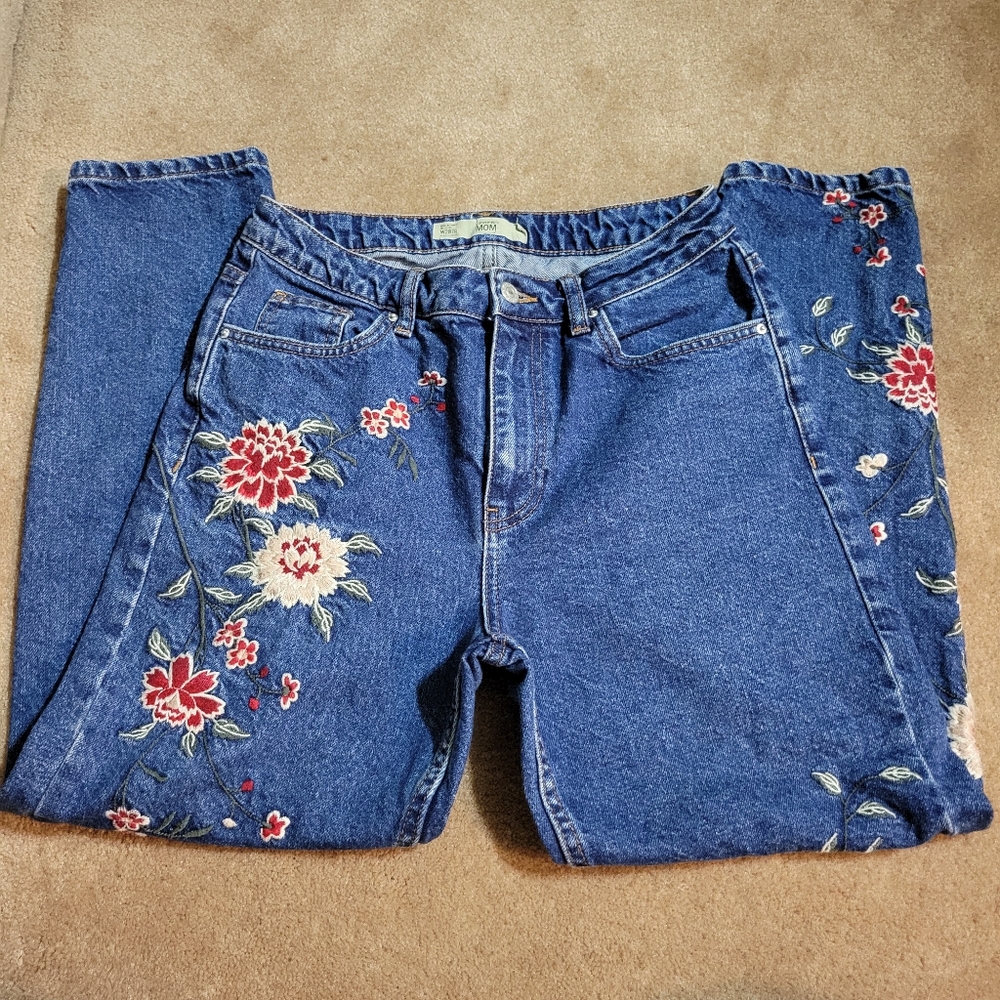 Topshop Moto Red Cream Floral Embroidered Mom Jeans Medium Wash